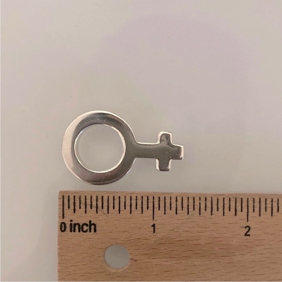 GUCCI Female Symbol Pendant Charm 925 Sterling Silver RARE - Picture 6 of 9